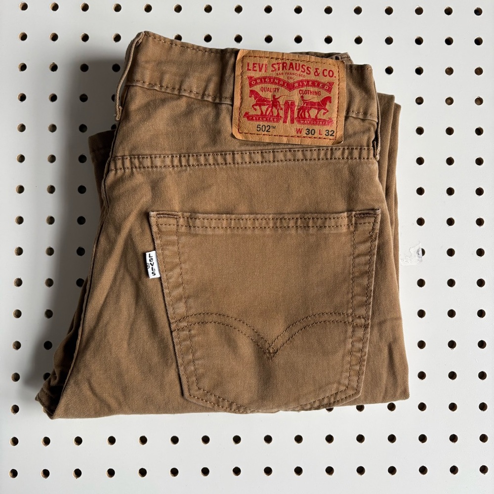 Levi's 502 Men's Tapered Tan Jeans
W30 L32